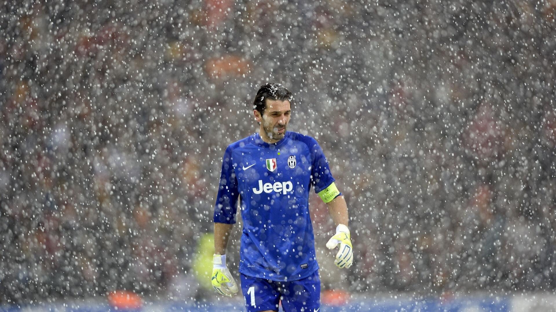 早报，巴萨利物浦欧冠双回合鏖战，山东重庆中超关键战役见分晓